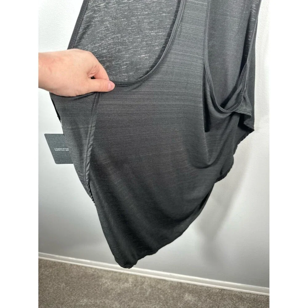 DYI Define Your Inspiration Lightweight Black Tank Top NWT Size Medium Workout